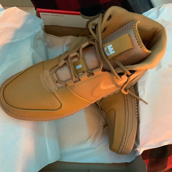 ⚠️⚠️NEW Nike sneakers mens 10.5⬇️⬇️ - Picture 6 of 8